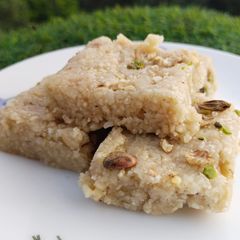 A picture of Peanut burfi.