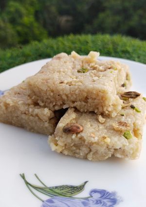 A picture of Peanut burfi.