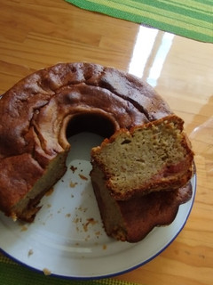 Una foto de Torta suave de plátano maduro