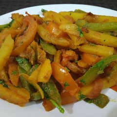 A picture of Potato Capsicum fry.