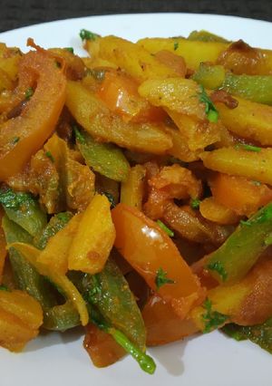 A picture of Potato Capsicum fry.
