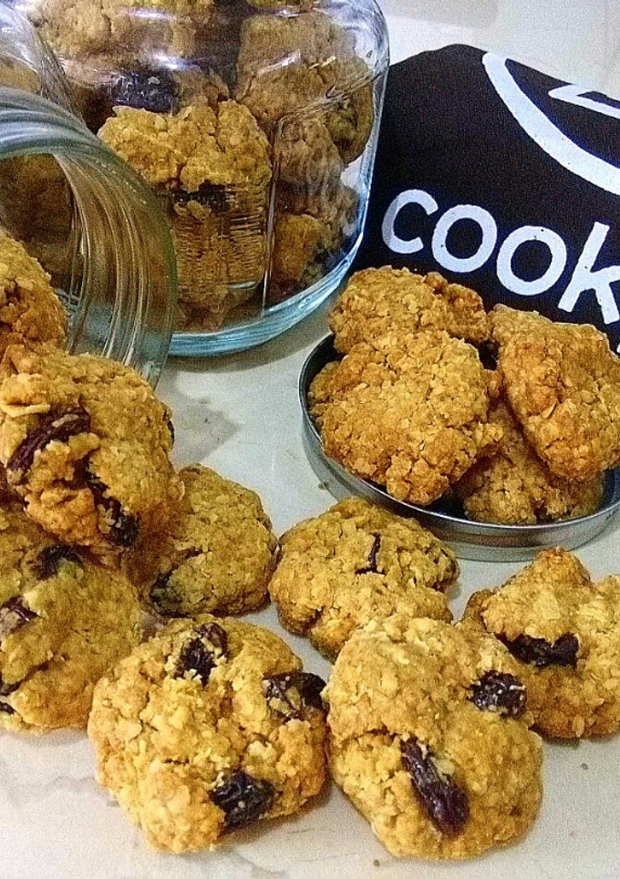 Foto resep Cookies Oatmeal (Renyah, less sugar, healthy, minim bahan)