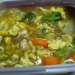 รูปของ Sup ayam telor sehat