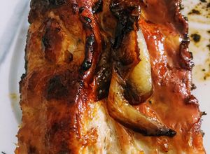 Foto principal de Costillas de cerdo al horno con miel y soja