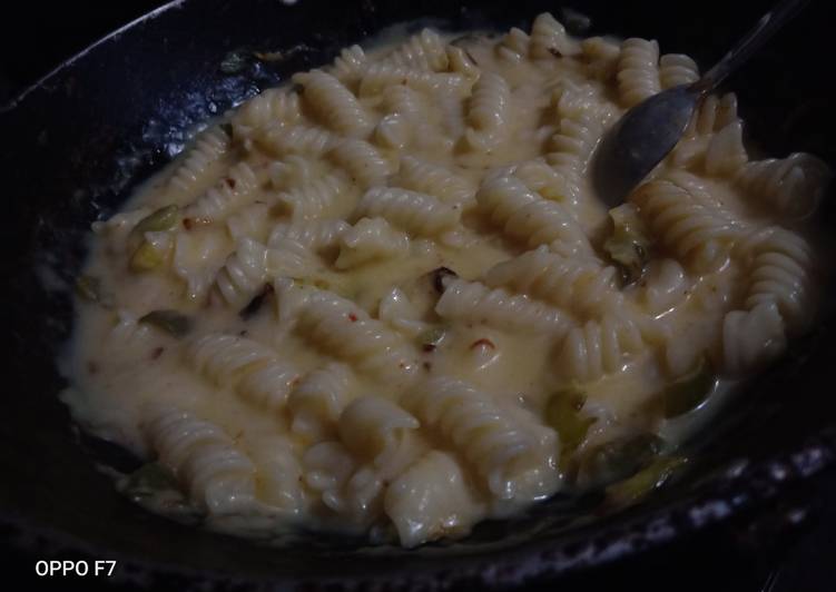 Simple Way to Prepare Homemade White sauce pastaa