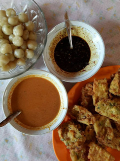 Foto resep Cilok sambal kacang dan tempe gembos goreng tepung sambal kecap