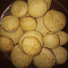 A picture of English tea scones.