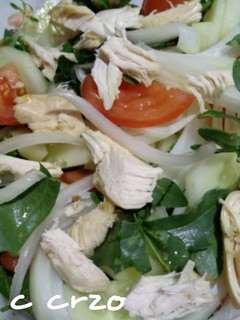 Una foto de Ensalada de Rúcula y pollo