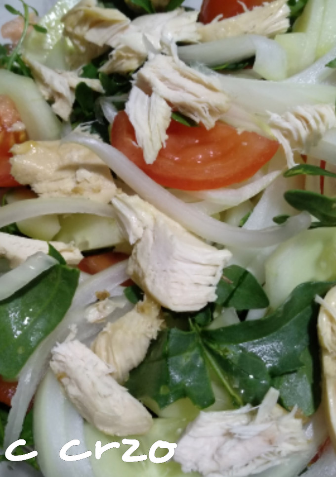 Una foto de Ensalada de Rúcula y pollo