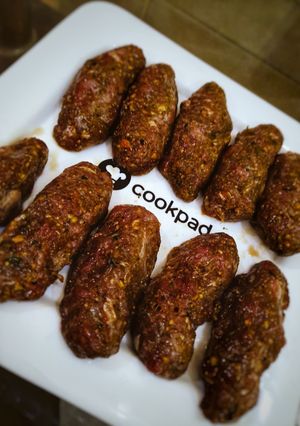 A picture of Haryali Seekh Kabab.