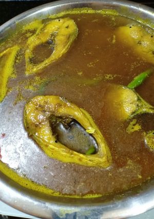 A picture of Hilsha mustard curry.