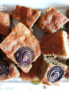 Foto di Focaccia alla barbabietola