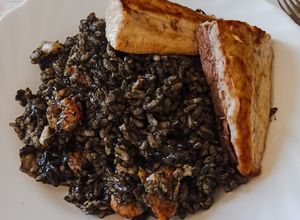 Foto principal de Arroz negro con pez limón