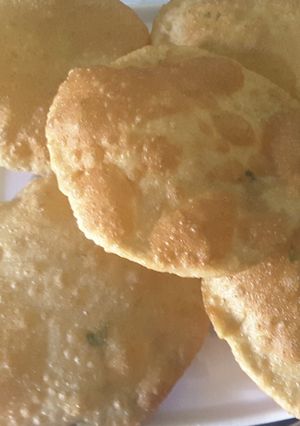 A picture of Luchi in Bangali cuisine.