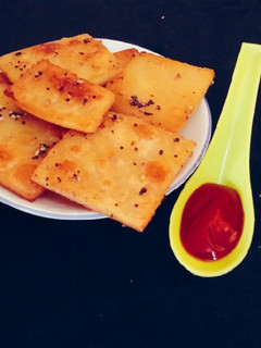 सूजी क्रिस्पी बाइट्स(suji crispy bites recipe in hindi) रेसिपी मुख्य फोटो