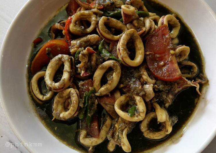 Cumi masak hitam