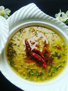 मूली के पत्ते की कढ़ी (Mooli ke patte ki kadhi recipe in Hindi) रेसिपी मुख्य फोटो