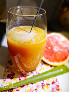 Una foto de Jugo Medicinal de Manzana, Pomelo, Aloe Vera y Aceite de Oliva