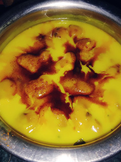 बरी वाली कढ़ी (Bari wali kadhi recipe in Hindi) रेसिपी मुख्य फोटो