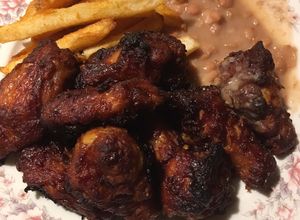 Una foto de Alitas a la barbecue