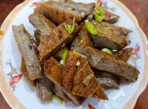 Hình của món Chả cá ram mặn ngọt.