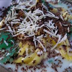 Es Hijau Kuning Topping Coklat dan Keju রেসিপির প্রধান ছবি