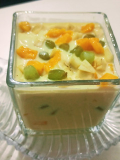 फ्रूट कस्टर्ड (fruit custard recipe in Hindi) रेसिपी मुख्य फोटो