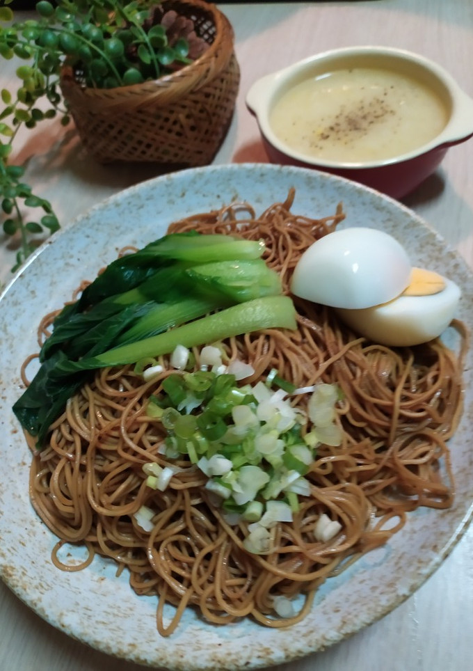 港式壽桃牌鲍魚撈麵 的食譜成品照片