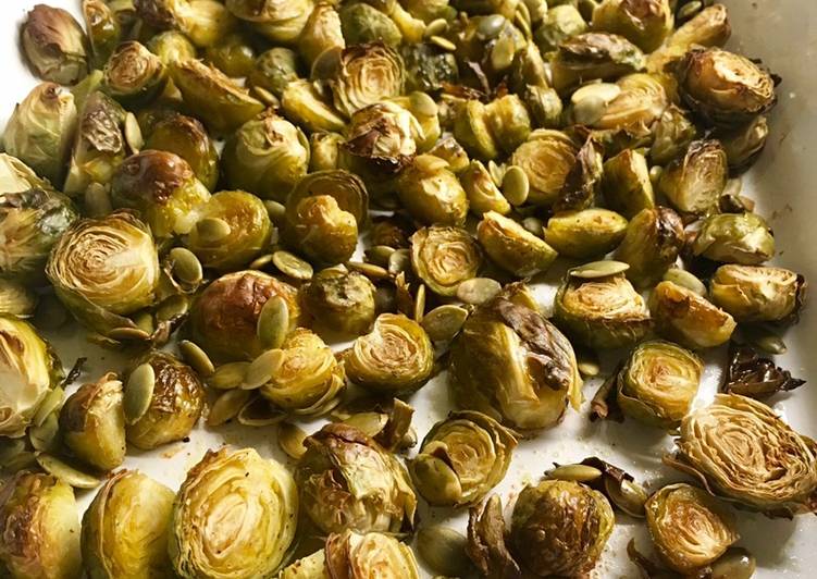 Cavoletti di Bruxelles e semi di zucca al forno