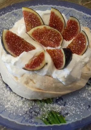 FÜGÉS MINI PAVLOVA-TORTA recept fotója