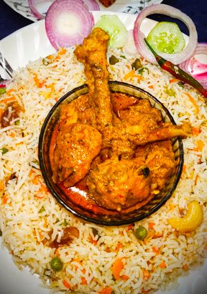 শাহী জাফরানী চিকেন কোর্মা (Shahi jafrani chicken korma recipe in Bengali) রেসিপির প্রধান ছবি