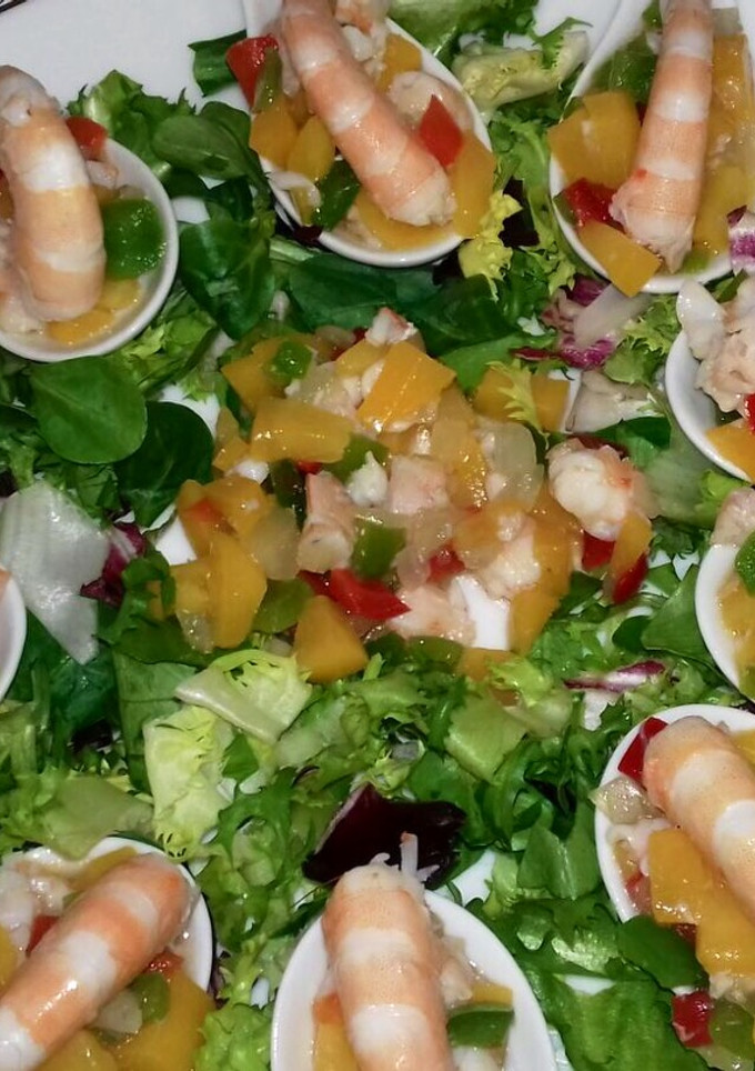 Una foto de Cucharitas con langostinos en vinagreta