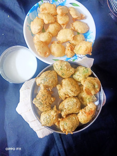 મેથીના ગોટા (Methi na Gota recipe in Gujarati) રેસીપી મુખ્ય ફોટો
