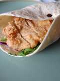 Wraps de Panados de Peru com Pasta de Abacate com Rúcula e Couve Roxa