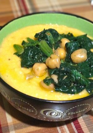 Φωτογραφία της συνταγής Σούπα Hummus με αρωματισμένο σπανάκι