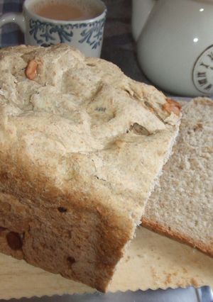 Una foto de Pan de cacahuetes, alcaravea y sésamo