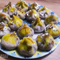 A picture of Modak.