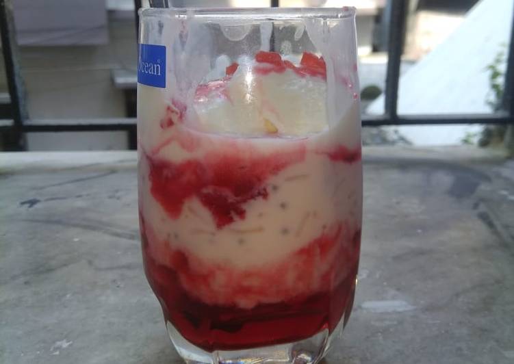 Vermicelli rose falooda