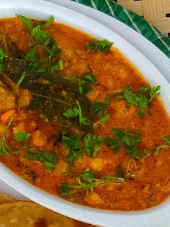 बटाटा ची रस्सा भाजी (batata chi rassa bhaji recipe in marathi) रेसिपी चे मुख्य फोटो 