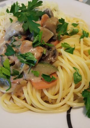 Zöldséges mascarponés spagetti recept fotója