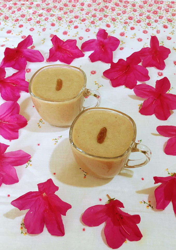A picture of Dates Banana Smoothie.