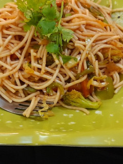 वेज स्पेगेटी (veg spaghetti recipe in Hindi) रेसिपी मुख्य फोटो