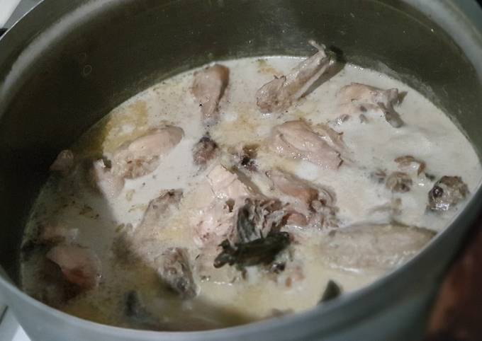 Opor Ayam Nyam nyam