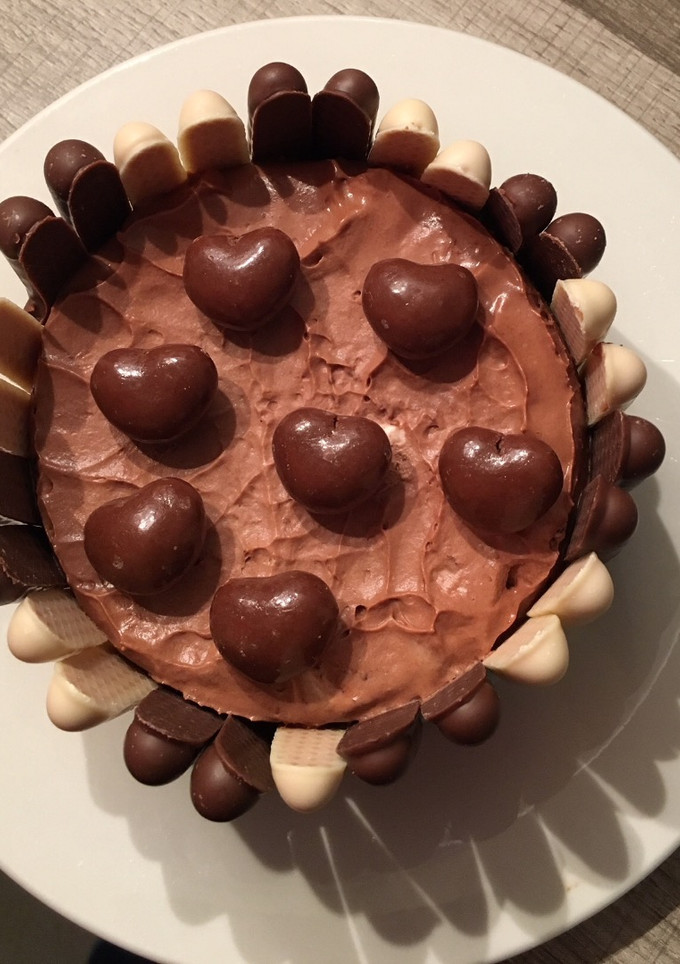 Una foto de Pastel de mousse de chocolate para enamorarse..