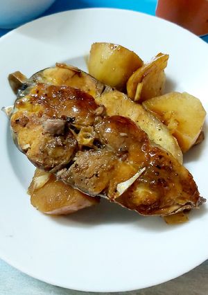 Hình của món Cá kho khoai tây 🐟🥔.
