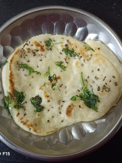 કુલચા(Kulcha Recipe in Gujarati) રેસીપી મુખ્ય ફોટો