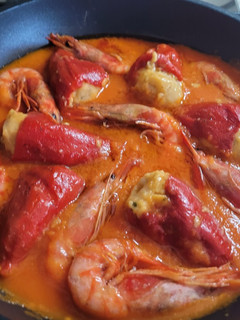 Una foto de Pimientos del piquillo de bogavante y gambas