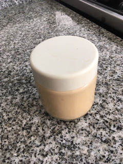 Una foto de Yogurt casero de dulce de leche