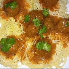 A picture of Meat Ball Spaghetti.