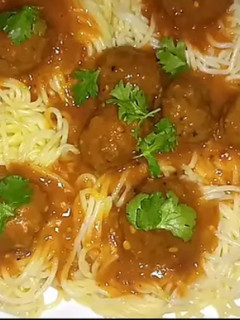 A picture of Meat Ball Spaghetti.